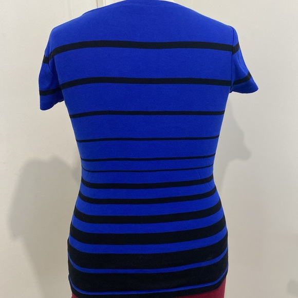 Tommy Hilfiger V-neck 💯% Cotton Top |Size Medium - Picture 4 of 8